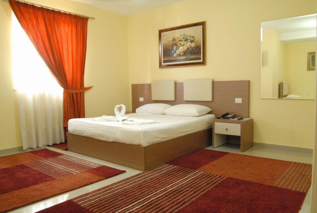 Hotel Relax City Center Tirana Exterior foto