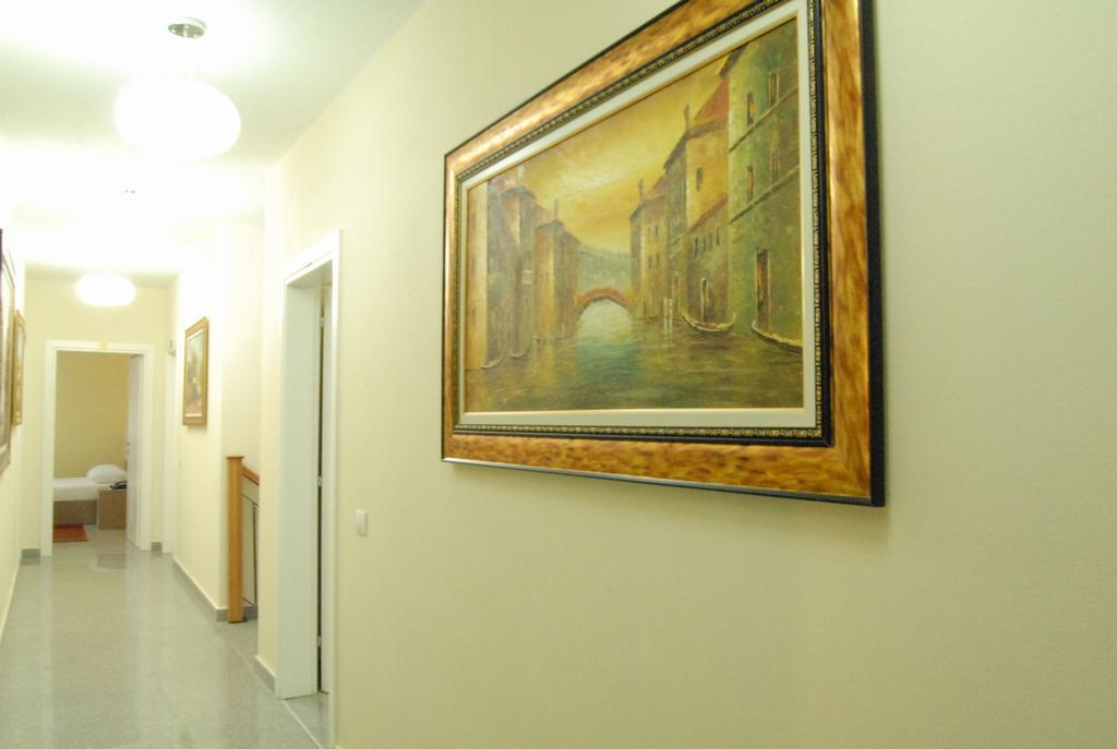 Hotel Relax City Center Tirana Exterior foto